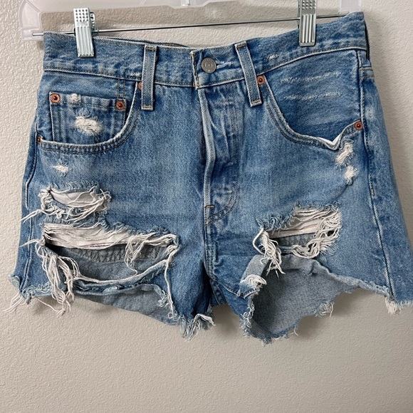 Levi’s 501 Distressed Jean Shorts - Picture 7 of 11